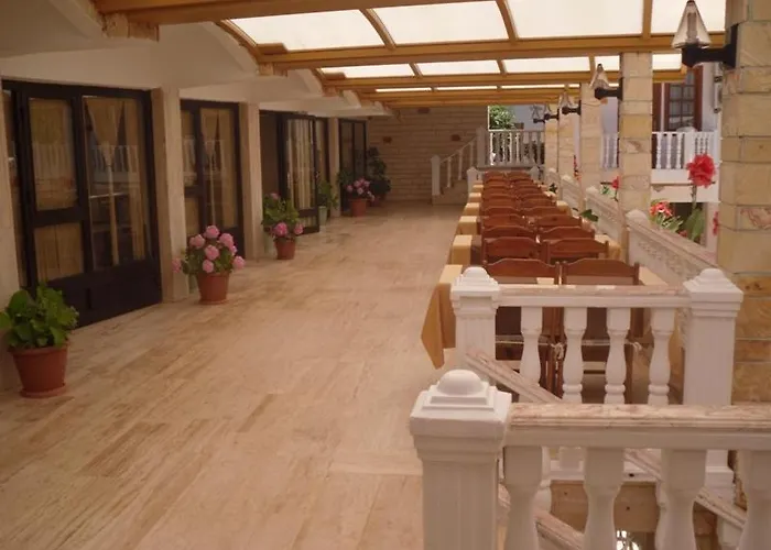 Ates Ξενοδοχείο 3*